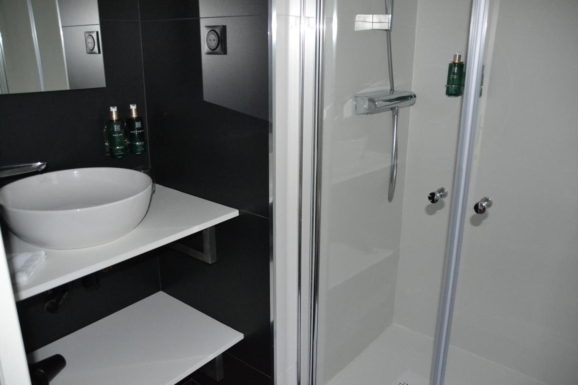 Homestay La D'auteuil, 16, Renovee