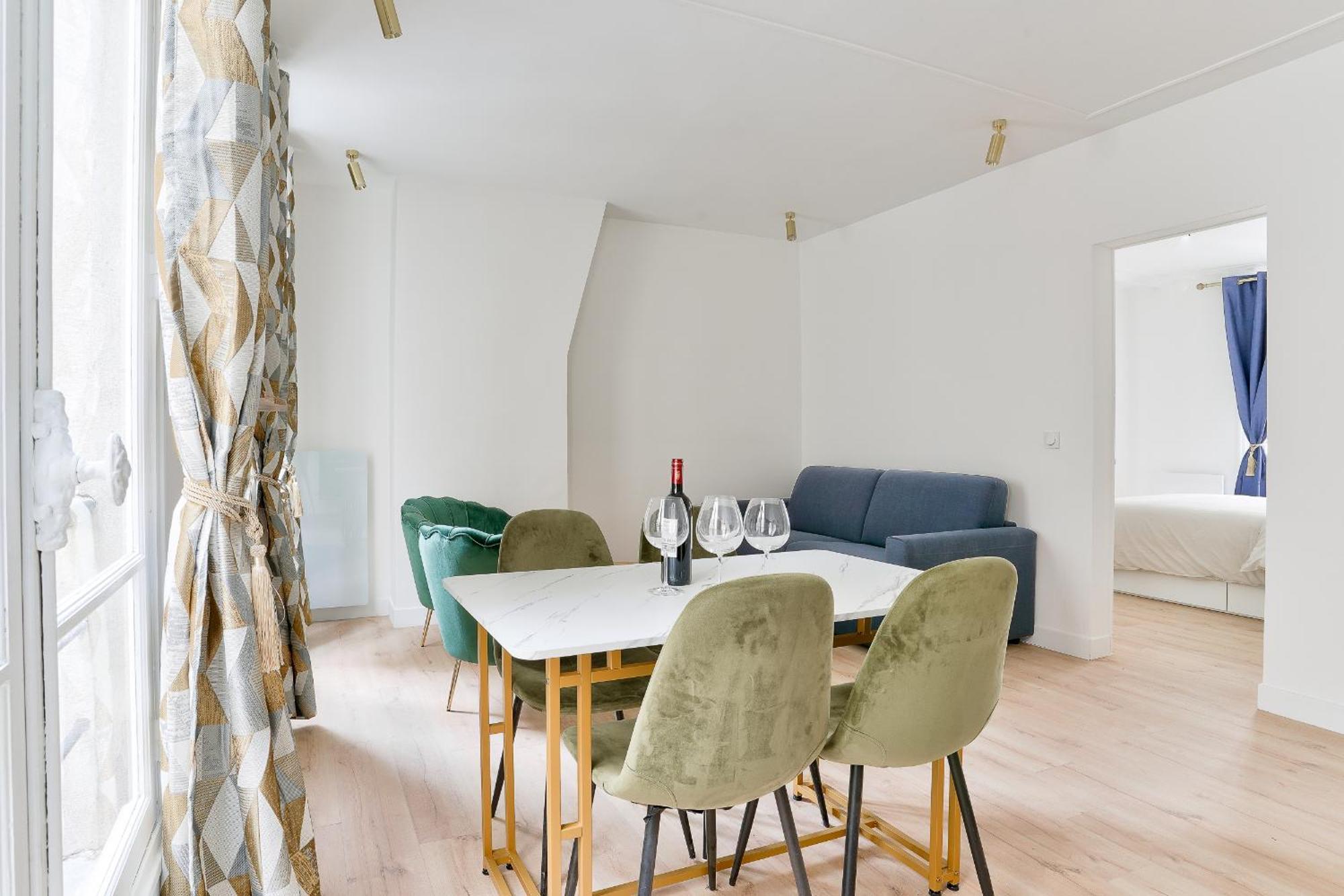 A Montmartre-sacre Coeur Apartment Paris