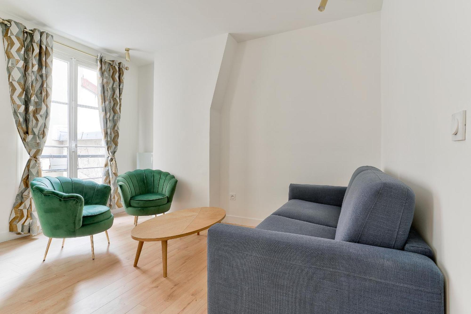 A Montmartre-sacre Coeur Apartment