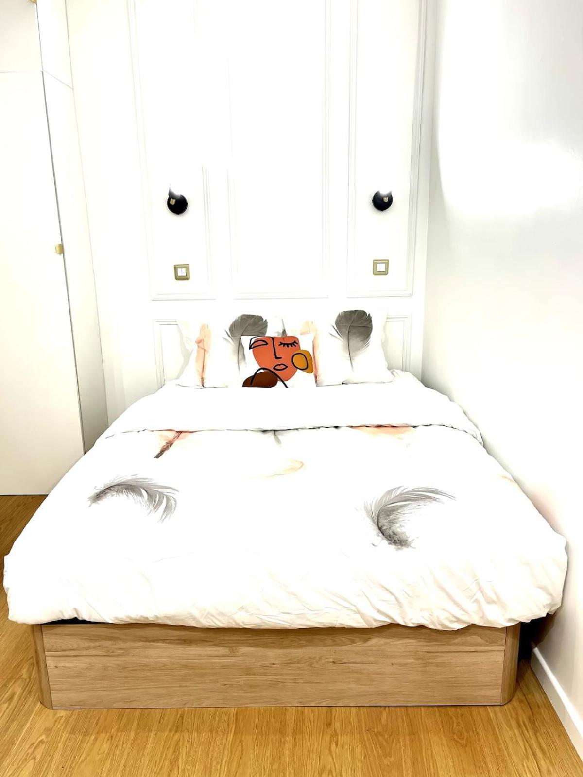 Apartment - 11th *
