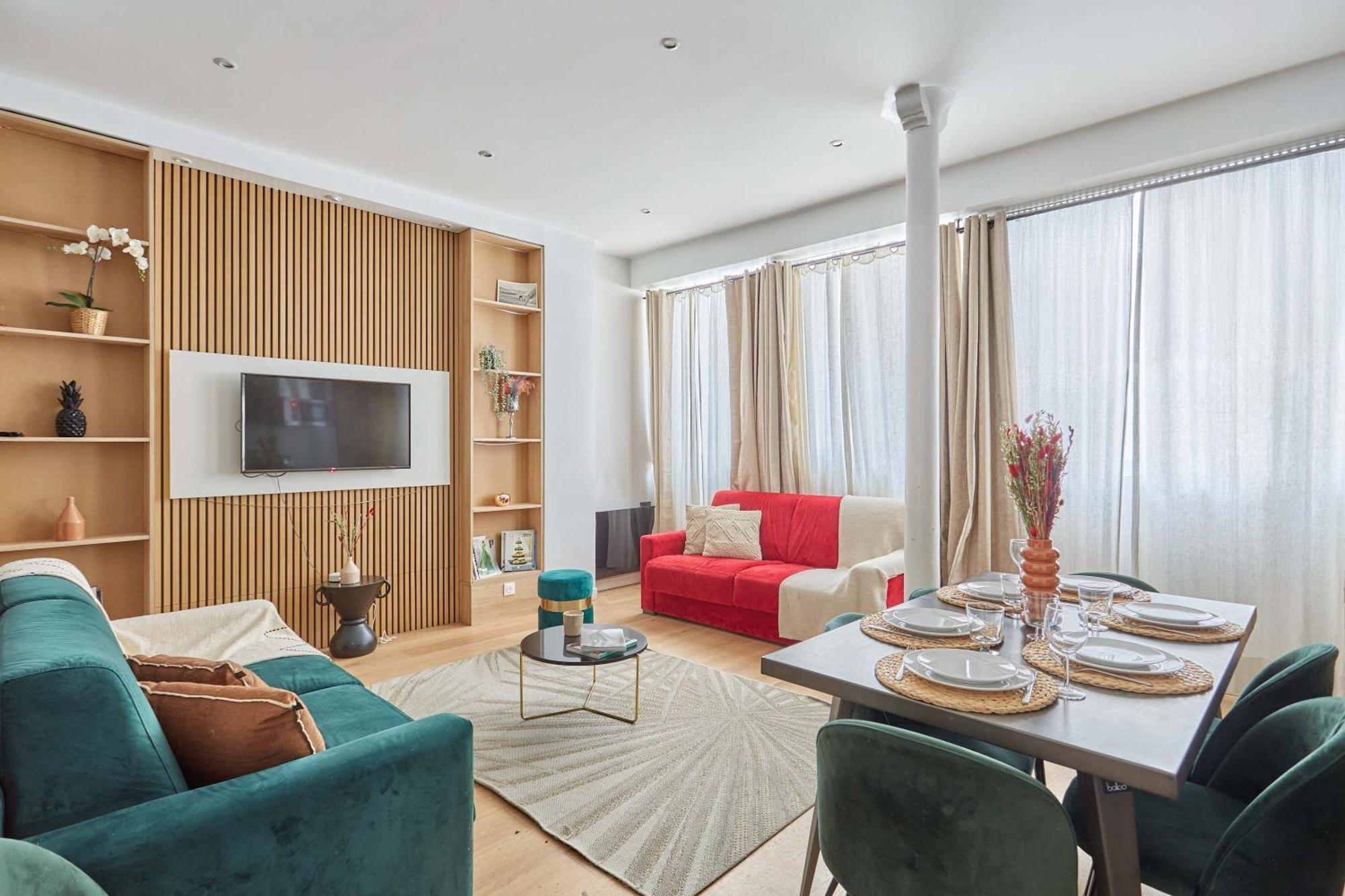 Apartment Center Of Sacre Coeur Pfont1
