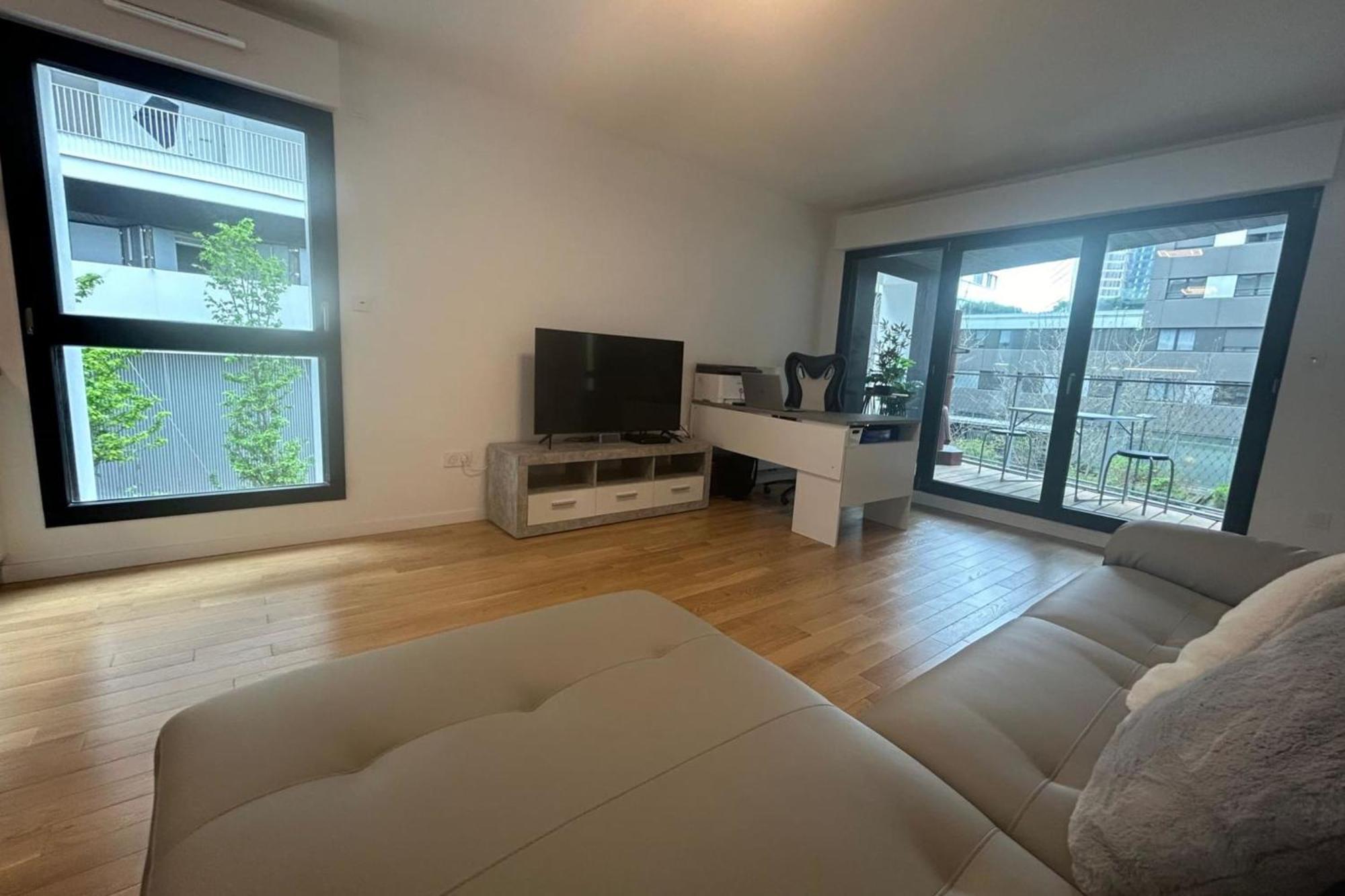 Spacious Appt With Balcony In The 13th * Parigi
