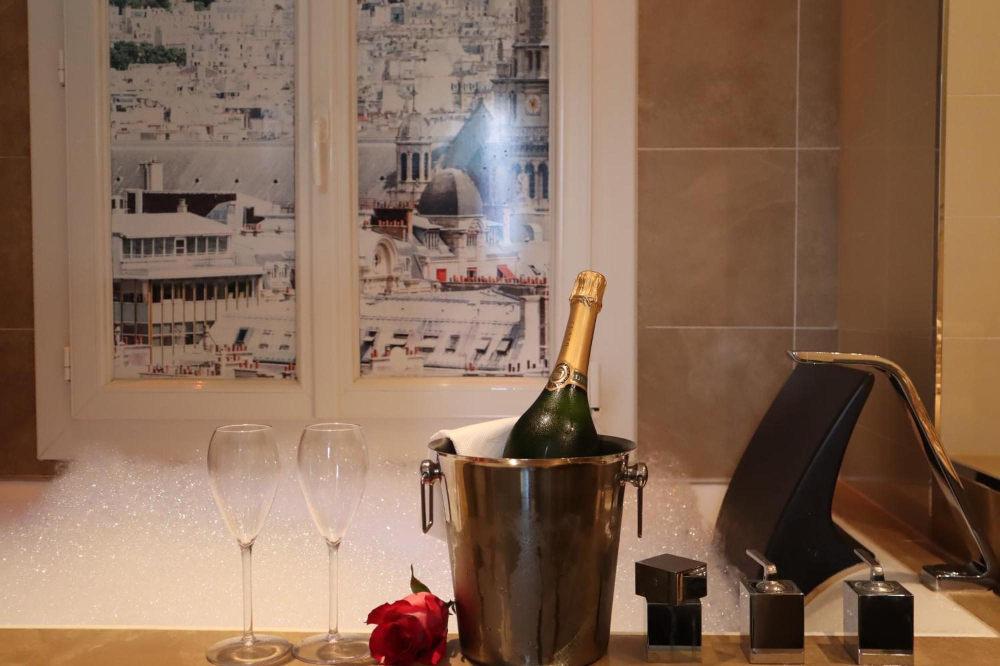 Secret De - & (adults Only) 4* Parigi