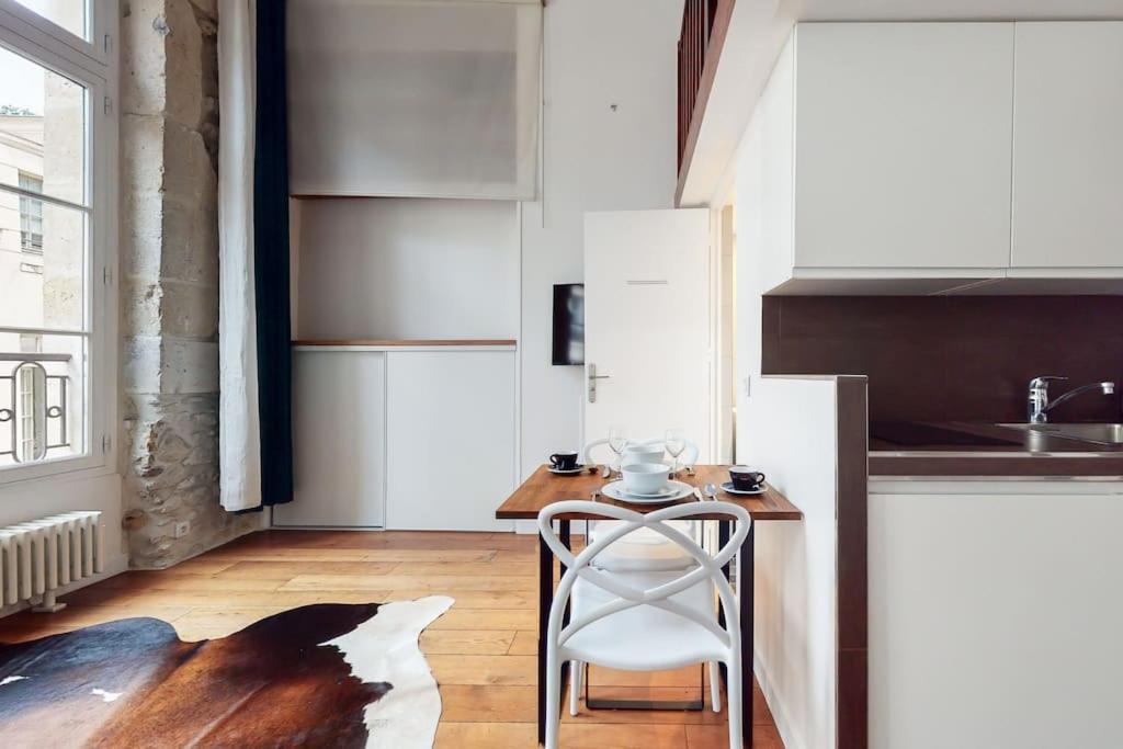 Chez Gustave: Clim Calm,saint Paul Marais, 2guests Appartamento Parigi