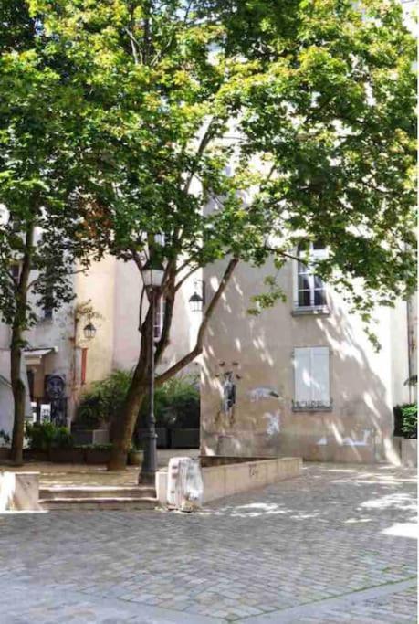 Appartamento Chez Gustave: Clim Calm,saint Paul Marais, 2guests Parigi