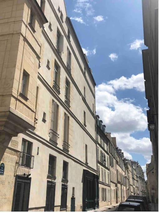 Appartamento Chez Gustave: Clim Calm,saint Paul Marais, 2guests Parigi