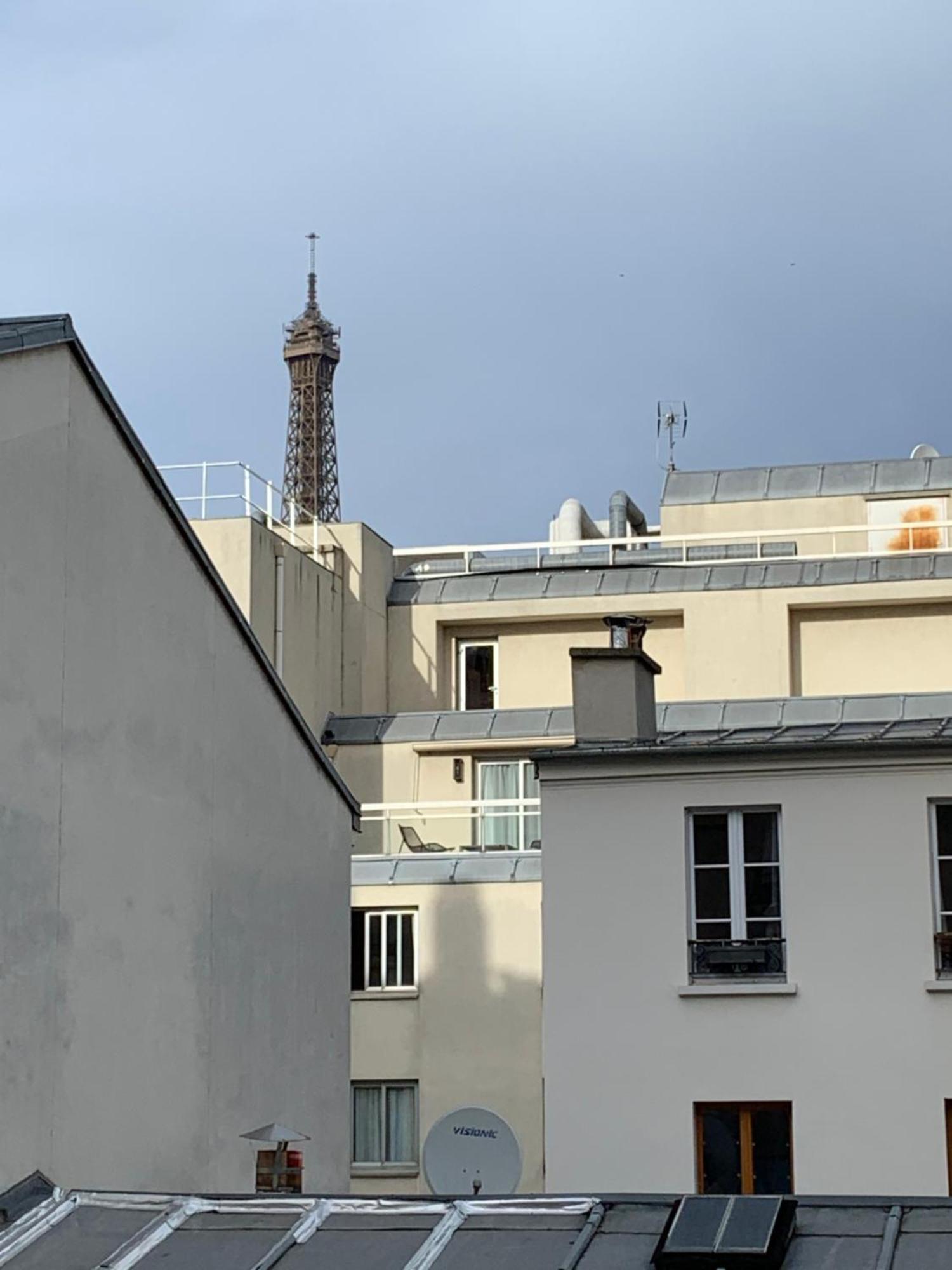Vue Sur La Tour Eiffel * Parigi