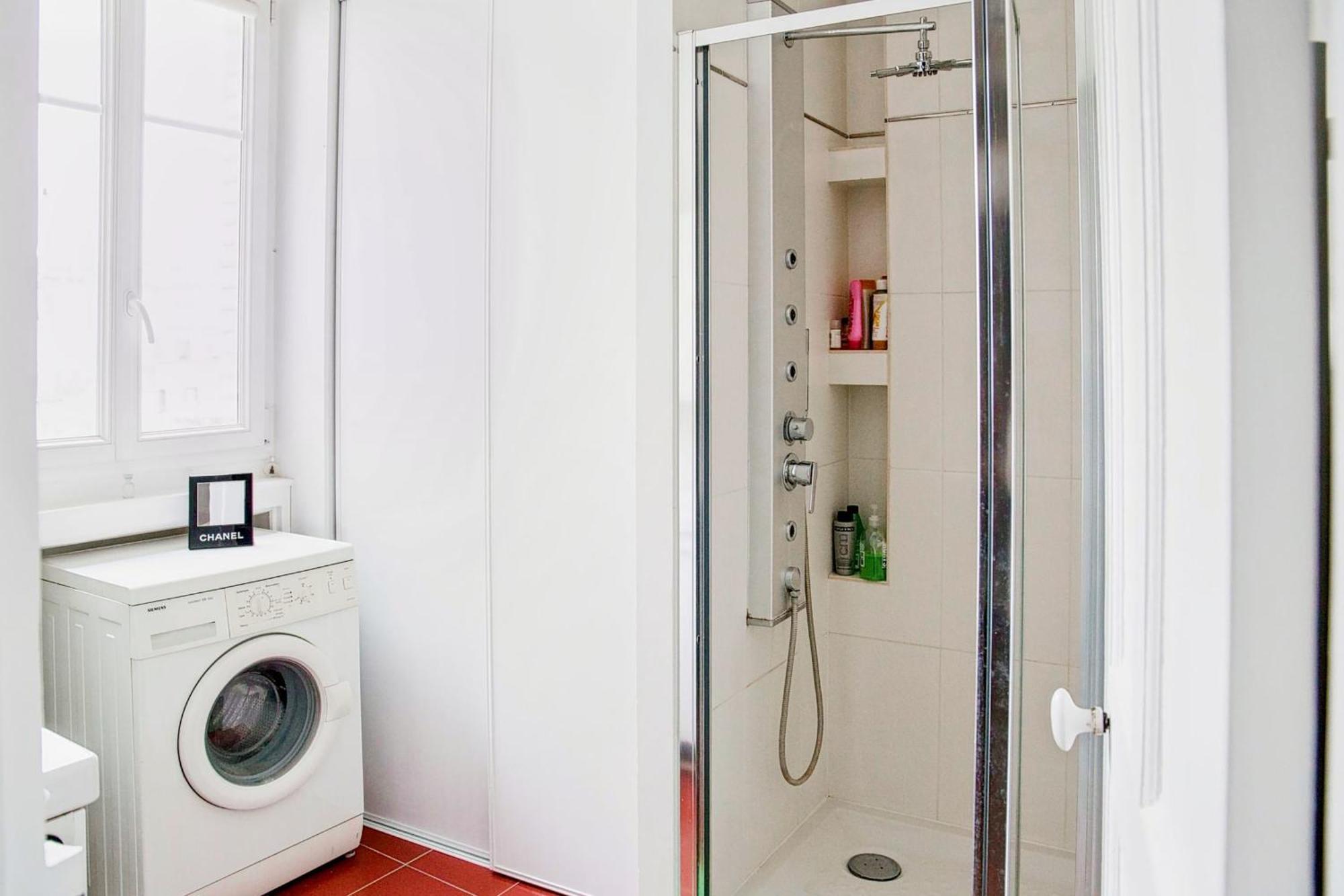 Charming And Bright Near Montmartre Appartamento Parigi
