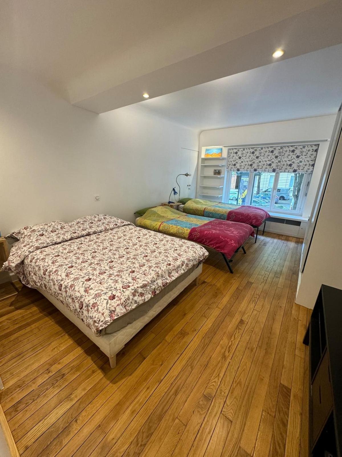Luxurious 2 Bedroom Apartment, Located In Avenue George V Apartment