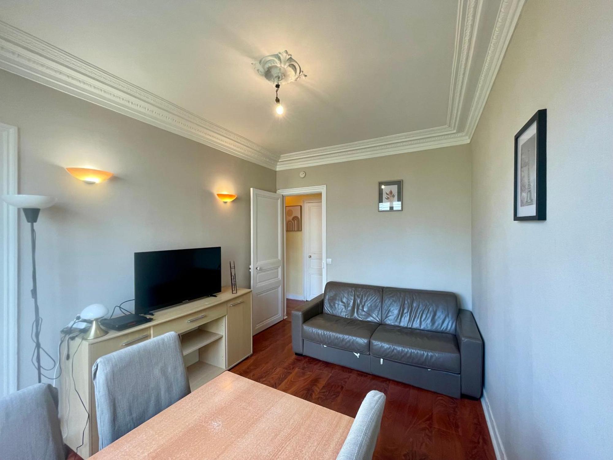 Convention 5 Apartment *