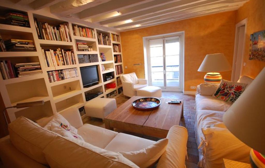 2 Bedroom Apartment-luxembourg Garden Parigi