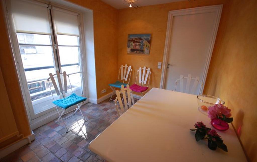 2 Bedroom Apartment-luxembourg Garden