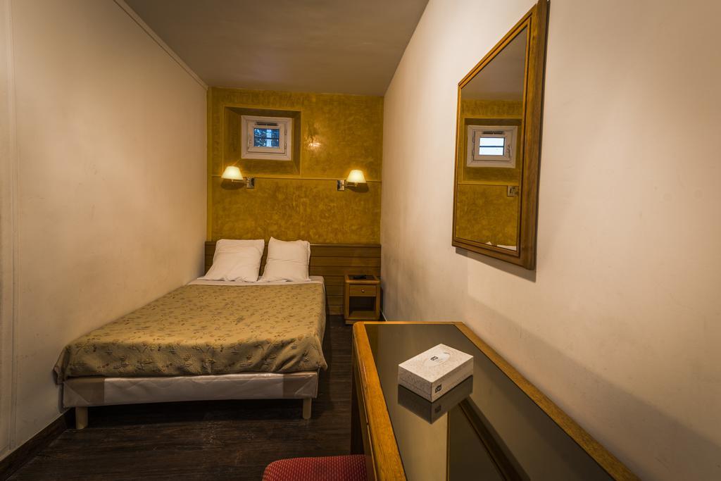 Central Hotel 3*