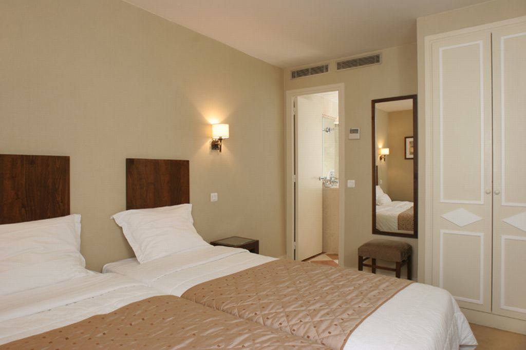 Acacias Etoile Hotel 3*