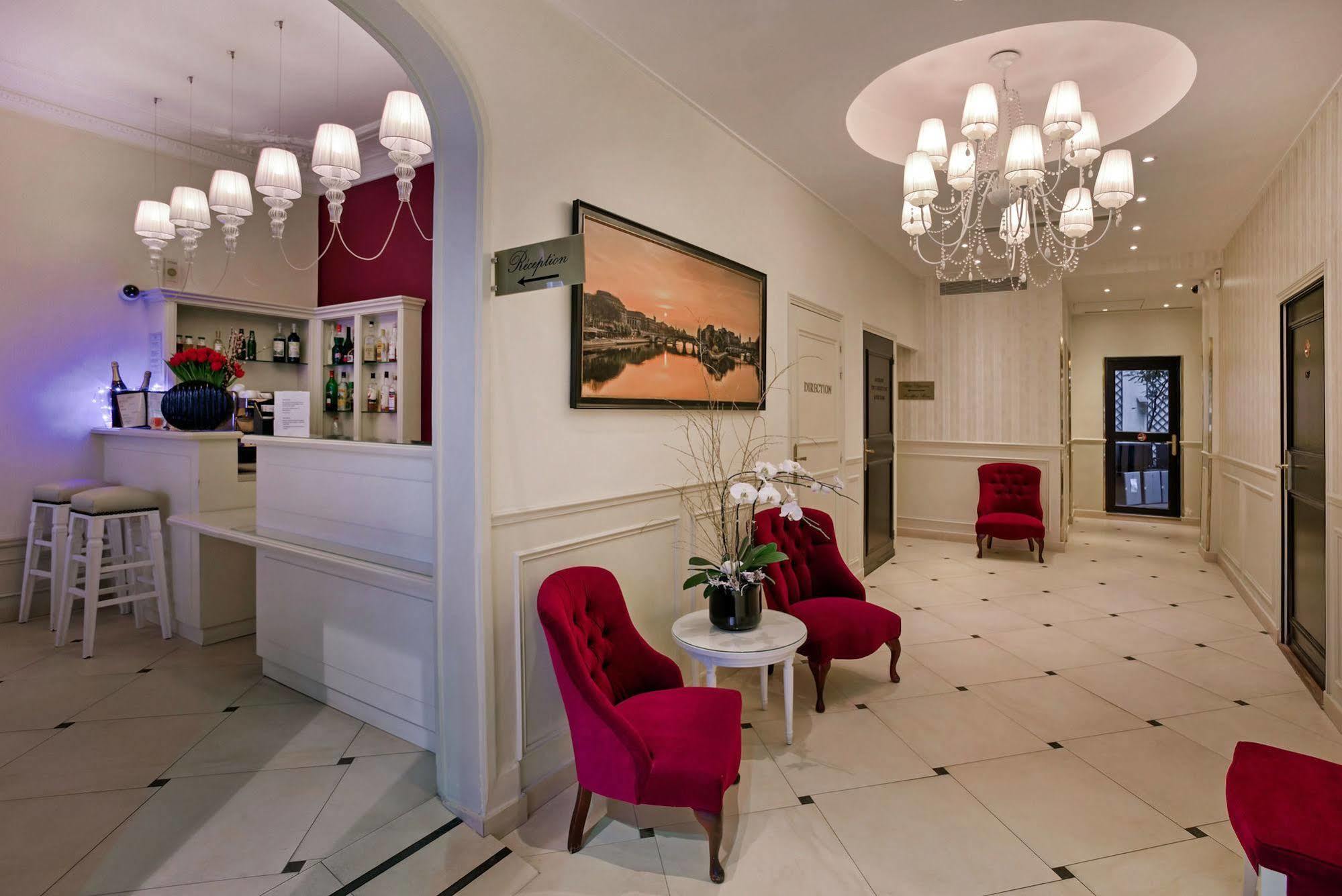 Hotel Queen Mary Opera