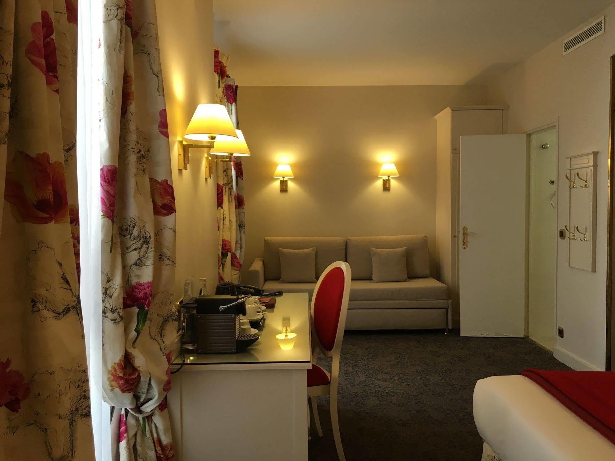 Queen Mary Opera Hotel 4*