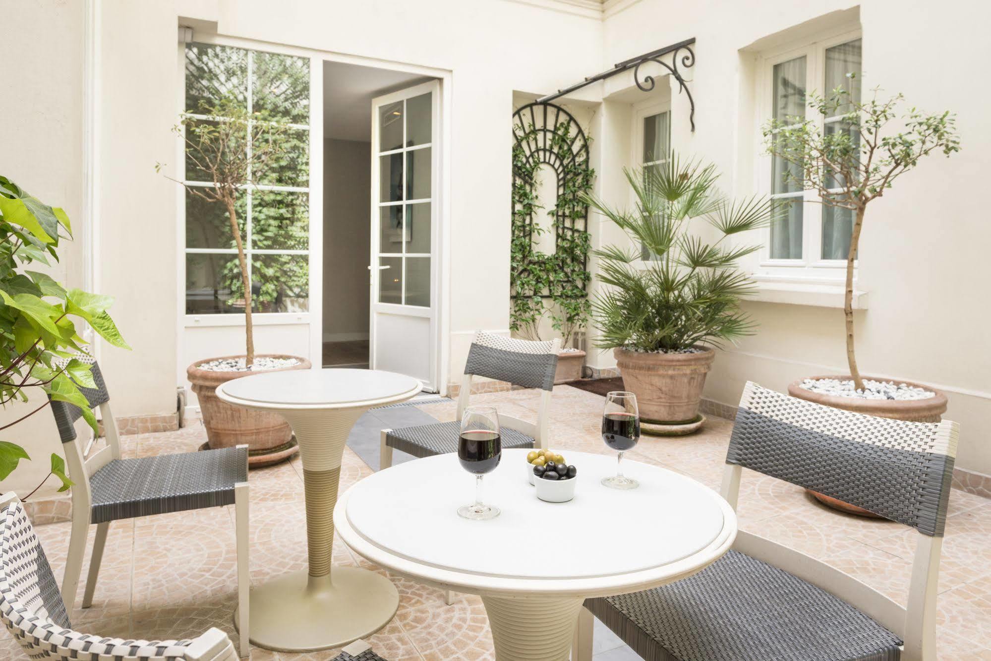 Hotel Acacias Etoile 3*