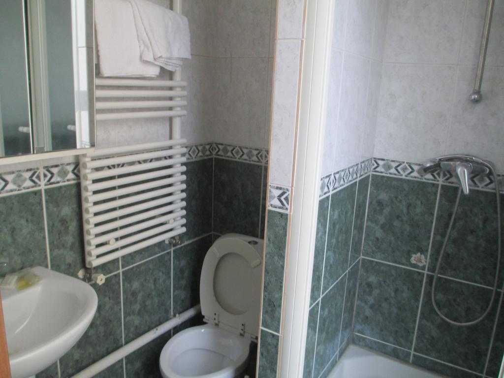 Central Hotel 3*