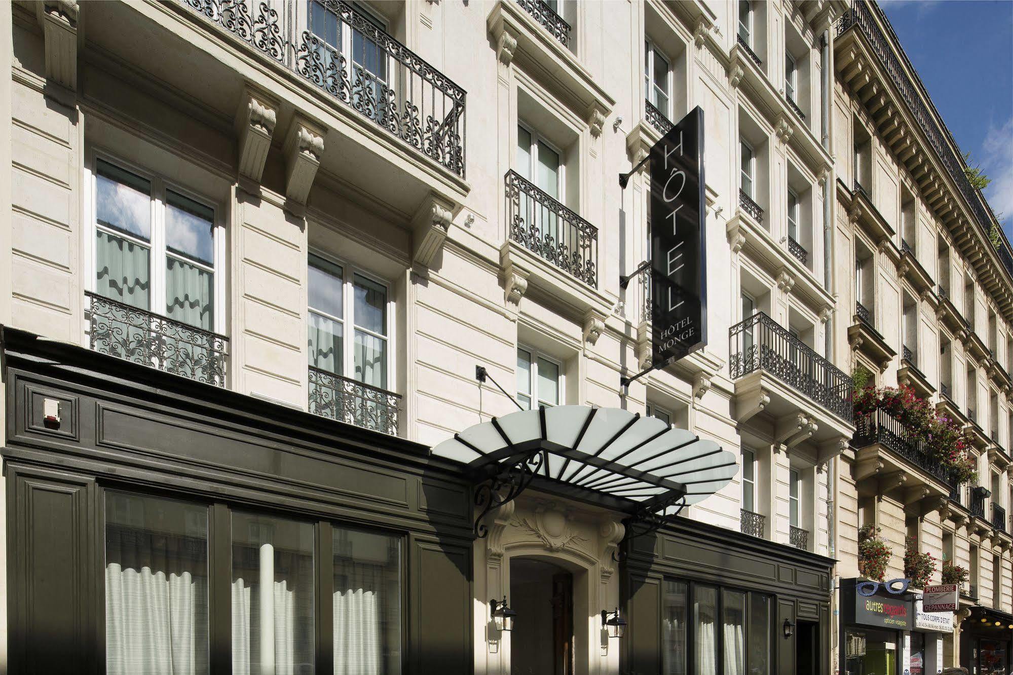 Acte V Hotel 3*