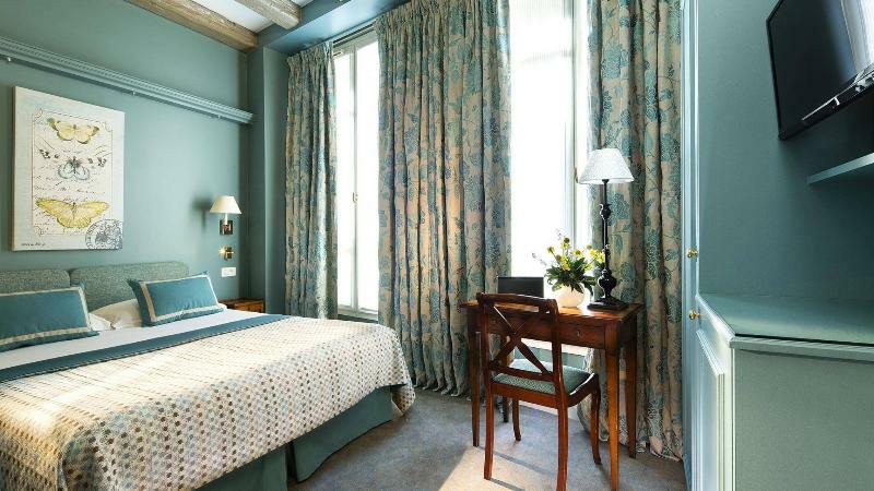 Le Relais Saint Honore 4*
