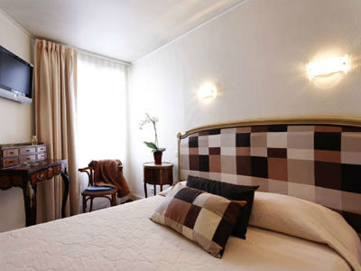 Hotel Blackston Opera 4*