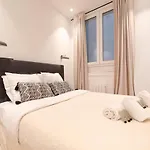 Lovely Home in Champs Elysées - With AC