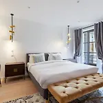Stunning 2 Bedroom Apartment