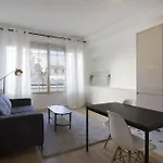 Luxury 1-bedroom pied-à-terre Champs-Elysées - Mobility lease