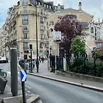 Cozy Studio Apartment Tour Eiffel