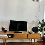 Appartement Design Et Lumineux A 3 Min Du Metro Jaures