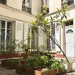 Appartement Design Et Lumineux A 3 Min Du Metro Jaures