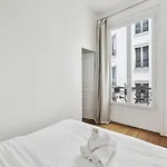 Saint-Martin & Marais - City Apartment