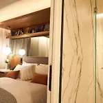 Card Hotel