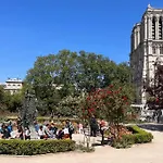 Rooftop Triplex With Garden At Notre Dame
