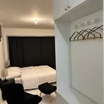 New Upscale 1 Bedroom Apartment