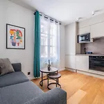 Luxurious Apartment In Center Of Paris