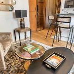 Cosy & Design Apartment 4 Guests - Eiffel Tower