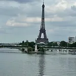 Charmant Studio Perche Sur Les Toits, 16 Eme Quartier Calme Securise- Proche Quai Seine Roland Garros