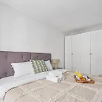 Jardin Des Tuileries & Louvre - Cityapartmentstay