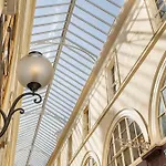 Superb Historical Studio Next To Louvre And Opera