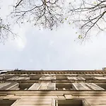 Modern 1 Bedroom Apartment Near Eiffel Tower