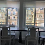 Appartement Spacieux Et Cosy Champs Elysees Arc De Triomphe