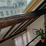 Cozy Mezzanine Studio In The Heart Of Paris