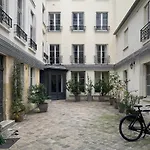 Cozy Mezzanine Studio In The Heart Of Paris