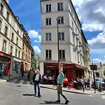 Une Chambre A Paris 20Eme Avec Un Petit Jardin