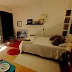 Une Chambre A Paris 20Eme Avec Un Petit Jardin