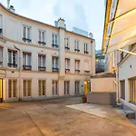 Triplex In Boulevard De Magenta By Guestready