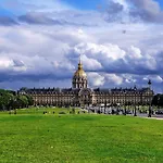 Charmant Studio Neuf Proche Des Invalides