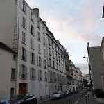 Sunny And Quiet Apartment