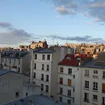 Sunny And Quiet Apartment